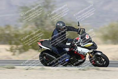 media/Dec-01-2025-Moto Forza (Mon) [[2daa91e15f]]/2-Intermediate Group/Session 3 (Turn 7 Inside Pans)/